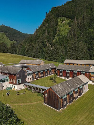 Luftaufnahme vom JUFA Hotel Eisenerz*** | © JUFA Hotels/ Robin Weigelt | JUFA Hotels/ Robin Weigelt