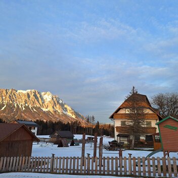 Pürcherhof mit Grimming | © Young Styria 