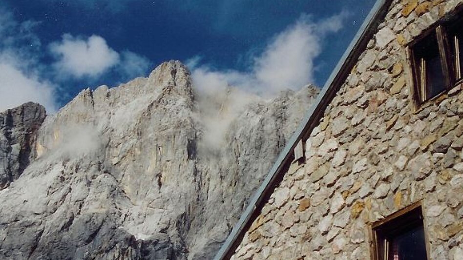 Long-Distance Hiking Südwandhütte - Guttenberghaus | Dachstein Circular Hiking Trail: Stage 03 - Touren-Impression #2.2 | © Outdooractive Redaktion