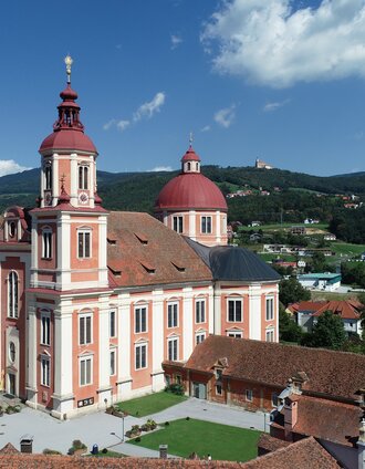 Pöllau parish church and Pöllauberg pilgrimage church in Eastern Styria | Hans-Jürgen Pailer | © Oststeiermark Tourismus