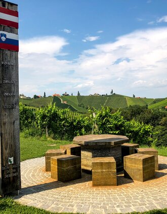 Grenztisch im Naturpark Südsteiermark | Martina Traisch | © (c) Steiermark Tourismus/Martina Traisch