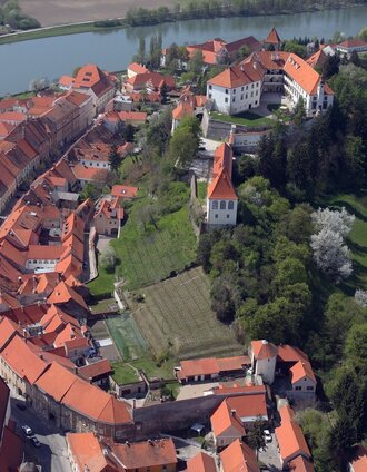 Ptuj castle with surrounding old town | Boris Faric | © Pokrajinski muzej Ptuj Ormož