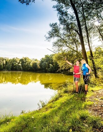 Nordic walking by the path of water | pixelmaker.at | © Thermen- & Vulkanland
