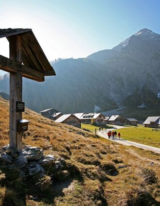 Das Marterl bei der Ursprungalm unterhalb der Steirischen Kalkspitze | Herbert Raffalt | © Tourismusverband Schladming - Herbert Raffalt