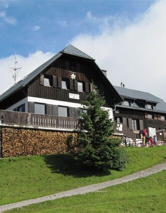 Sonnschien Schutzhaus | Karina Tiefenbacher | © D. Hindler