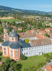 Pöllau church and castle_NUP Pöllauer Tal_Oststeiermark | Helmut Schweighofer