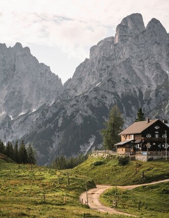 Mödlingerhütte mit Reichenstein | © Gesäuse - Admont