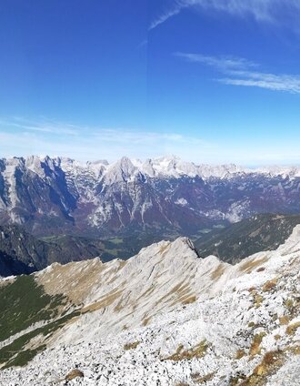Gipfelglück im Gipfelmeer | Roland Gutwenger | © Erlebnisregion Schladming-Dachstein
