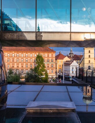 Blick vom Kunsthaus auf die Franziskanerkirche | Harry Schiffer | © (c) Steiermark Tourismus/Harry Schiffer
