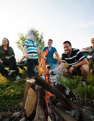 Lagerfeuer am Hühnerbach | Barbara Wagner | © Erlebnisregion Thermen- & Vulkanland