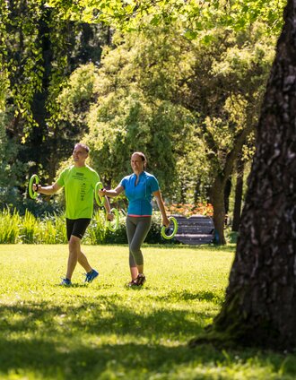 Mit smoveyRINGEN durch den Kurpark | Bernhard Bergmann | © Erlebnisregion Thermen- & Vulkanland