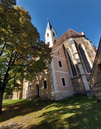 Church of St. Stefan near Hofkirchen in Apfelland-Stubenbergsee in Eastern Styria | Christine Pollhammer | © Oststeiermark Tourismus