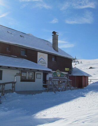 Altes Almhaus im Winter | Petros | © TV Lipizzanerheimat