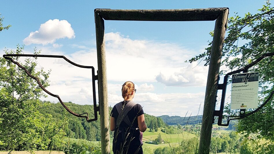 Themen- und Lehrpfad Himmel-Erden-Weg - Auf den Spuren der Vulkane - Touren-Impression #2.10 | © Spirit of Regions