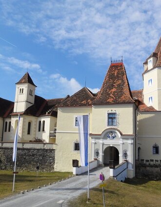 Schloss Kornberg | Konsul Mag. Andreas Bardeau | © TV Thermen- & Vulkanland