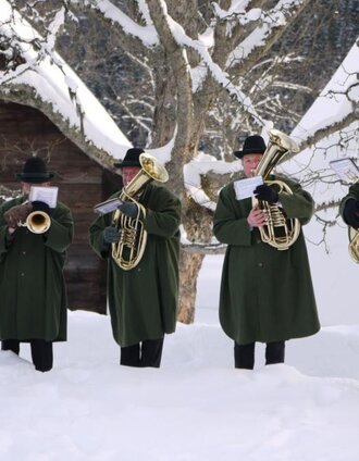Weisenbläser bei Roseggers Geburtshaus am Alpl | Manfred Polansky | © TV Hochsteiermark
