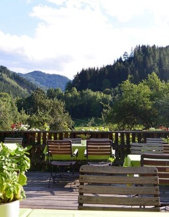 Terrasse Wirtshaus Webergut | Ute Gurdet | © TV Hochsteiermark