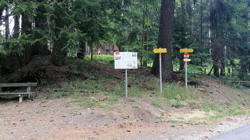 Themen- und Lehrpfad HWW-Wanderroute: Mönichkirchen - Schaueregg/Fichtenhof - Koglreith - Friedberg - Touren-Impression #2.2 | © Historischer Verein Wechselland - Dr. Andreas Salmhofer