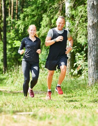 Laufen im Naturpark Pöllauer Tal | © AdobeStock_292478243_Kadmy | © Oststeiermark Tourismus