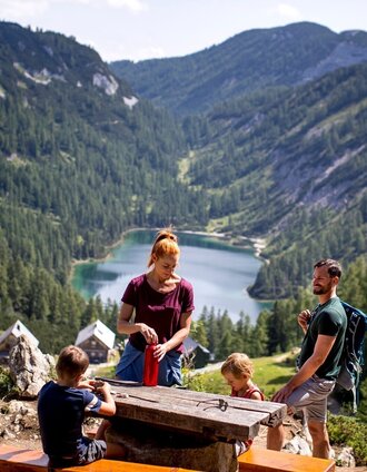 Steirerseebankerl mit Familie | Tom Lamm | © Ausseerland