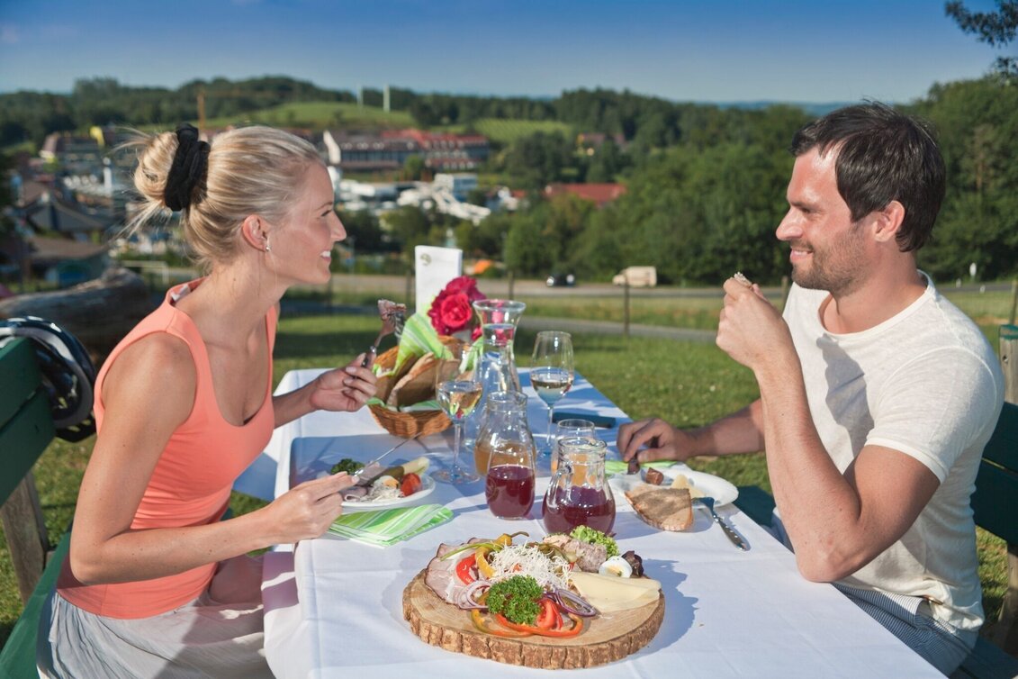 Bike Riding 4 Elemente Tour WASSER 2 im Thermen- & Vulkanland Steiermark - Touren-Impression #1 | © (c) Steiermark Tourismus_Leo Himsl