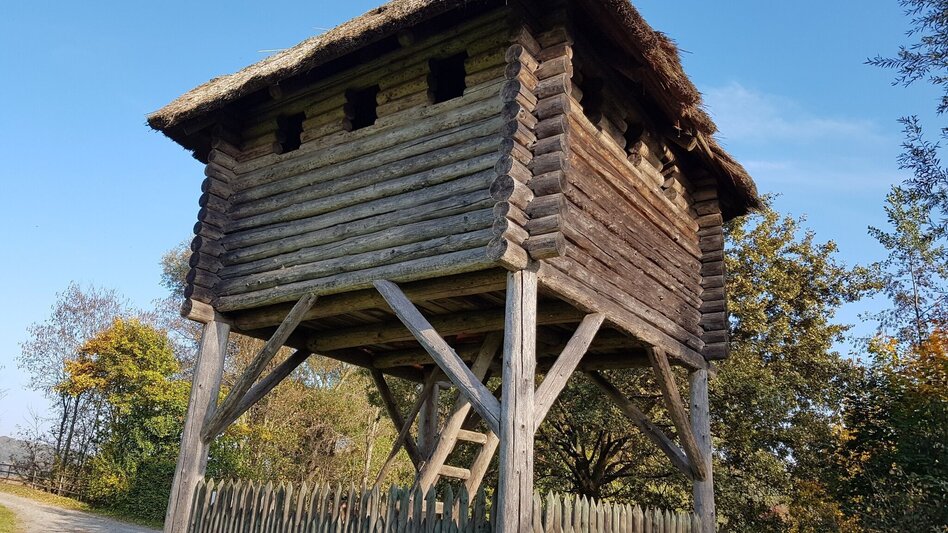 Themen- und Lehrpfad Maria-Theresianischer Grenzweg Hohenbrugg-Weinberg - Touren-Impression #2.1 | © Gabi Grandl