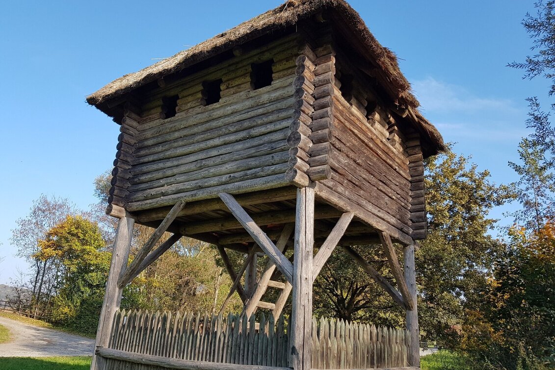 Themen- und Lehrpfad Maria-Theresianischer Grenzweg Hohenbrugg-Weinberg - Touren-Impression #1 | © Gabi Grandl