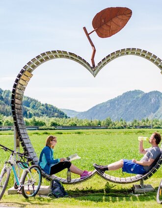 Pause am Apfelbankerl in Deutschfeistritz (c) TV Region OberGraz-Mias PhotoArt | Meike Brucher | © Region Graz