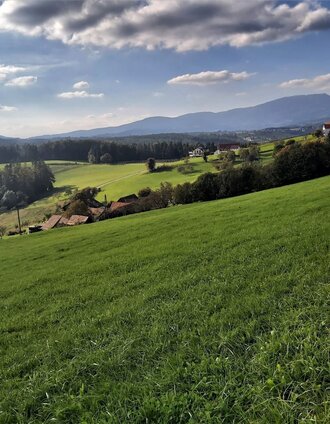 Ausblick in Richtung Schöckl, Weiz-St. Ruprecht/R. in der Oststeiermark | Christine Pollhammer | © Oststeiermark Tourismus