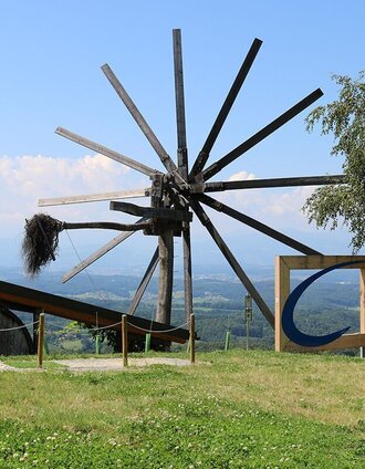 Kneippweg - Das große Abenteuer am Demmerkogel / Der Größte Klapotetz | Landjugend St. Andrä-Höch | © Südsteiermark
