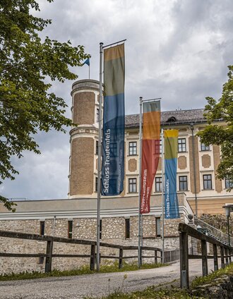 Burgbrücke zum Schloss Trautenfels | Gerhard Pilz | © Erlebnisregion Schladming-Dachstein