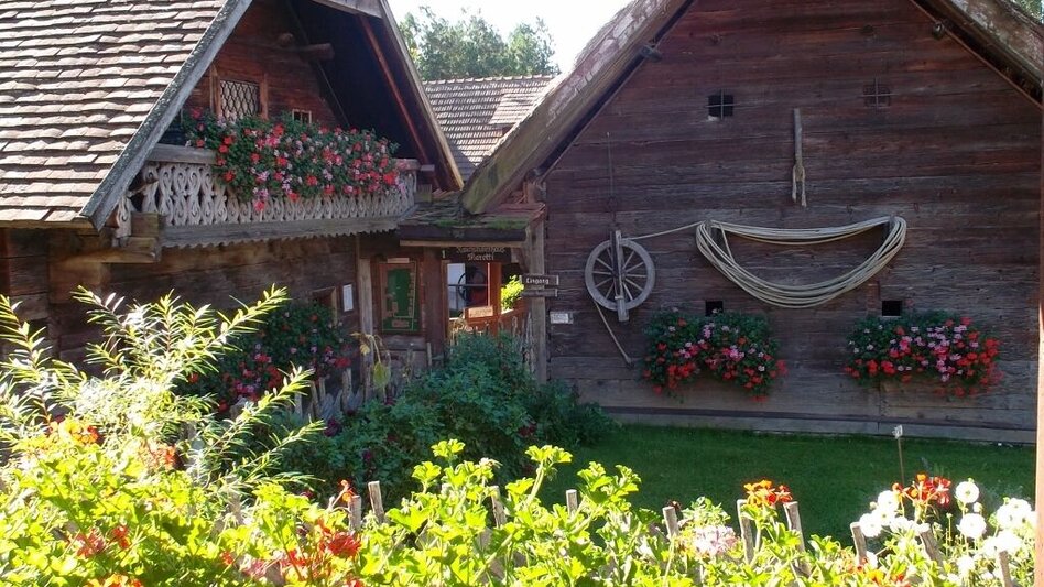 Themen- und Lehrpfad Vorauer Literaturpfad - Touren-Impression #2.1 | © Oststeiermark Tourismus