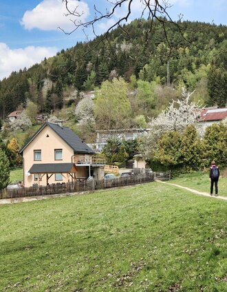 Ab den Ortsteil Dietersdorf sind wir am Weitwanderweg 08 unterwegs | Weges OG | © Weges OG