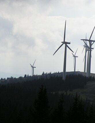 Blick von der Pretul auf den Rattener Windpark | Birgit Kandlbauer | © Oststeiermark Tourismus