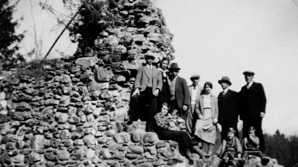 Themen- und Lehrpfad HWW-Wanderroute: St. Ilgen - Kroisbach - Ehrenschachen - Sinnersdorf - Dreiländerstein - Touren-Impression #2.1 | © Historischer Verein Wechselland