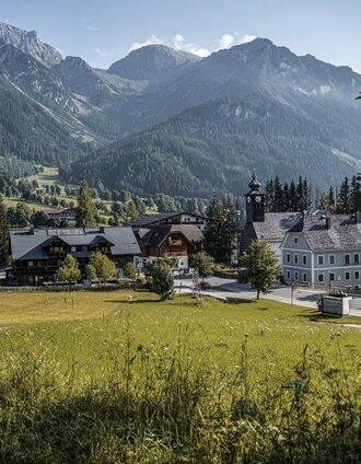 Blick auf Ramsau Kulm mit Kulmkirche und Kulmwirt | Gerhard Pilz | © Erlebnisregion Schladming-Dachstein