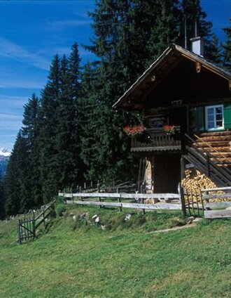 Seidenhof mit Dachstein | © Pirker