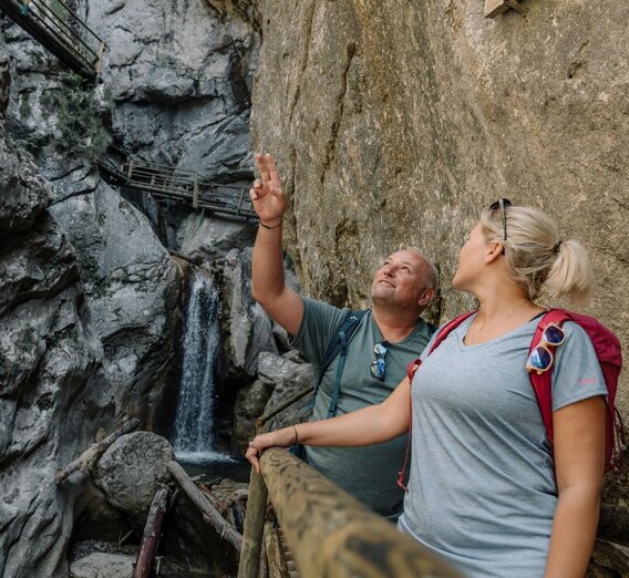 Bärenschütz Gorge_Hikers2_Eastern Styria | © Oststeiermark Tourismus | studio draussen | © Oststeiermark Tourismus