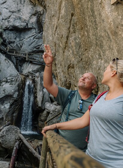 Bärenschützklamm_Wanderer2_Oststeiermark | © Oststeiermark Tourismus | studio draussen | © Oststeiermark Tourismus