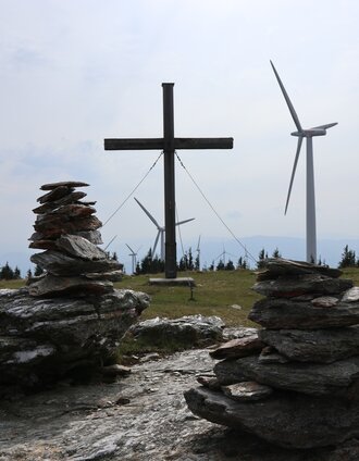 Gipfelkreuz_Steinriegel_Oststeiermark | WEGES | © WEGES