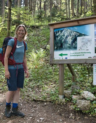 Einstieg Klettersteig mit Infotafel im Naturpark Almenland | WEGES | © Oststeiermark Tourismus