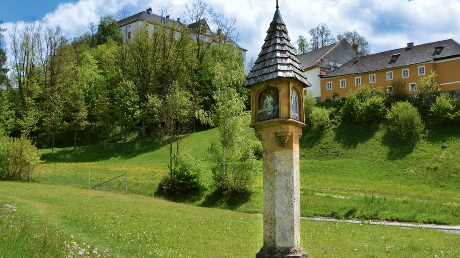 Pilgrim Walk Martyrdom columns and the apse niches of the parish church | Meditative hike 1 - Touren-Impression #2.3 | © Tourismusverband Murau