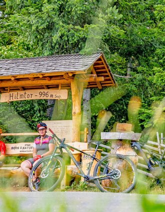 Cyclist at the Hilmtor in the municipality of Dechantskirchen in Eastern Styria | Flotoanker | © Oststeiermark Tourismus