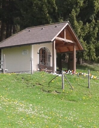 Auf dem Weg zur Hubertuskapelle | Tourismusverband Lipizzanerheimat | © Region Graz