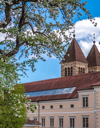 Seckau-Abtei-Fruehling-Bluete-murtal-steiermark-foesslanita.jpg | Anita Fössl | © Erlebnisregion Murtal