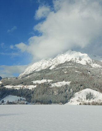 Winterwandern am Mitterberg - mit Ausblick zu Kammspitz und Stoder | Gemeinde Mitterberg-Sankt Martin | © Erlebnisregion Schladming-Dachstein