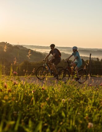 Sonnenuntergang bei der Radtour im Schilcherland | Velontour | © Schilcherland Steiermark/Velontour