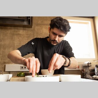 Harald Irka in Action | © Harald Irka am Pfarrhof, Concept K1 | Achromatic Photography