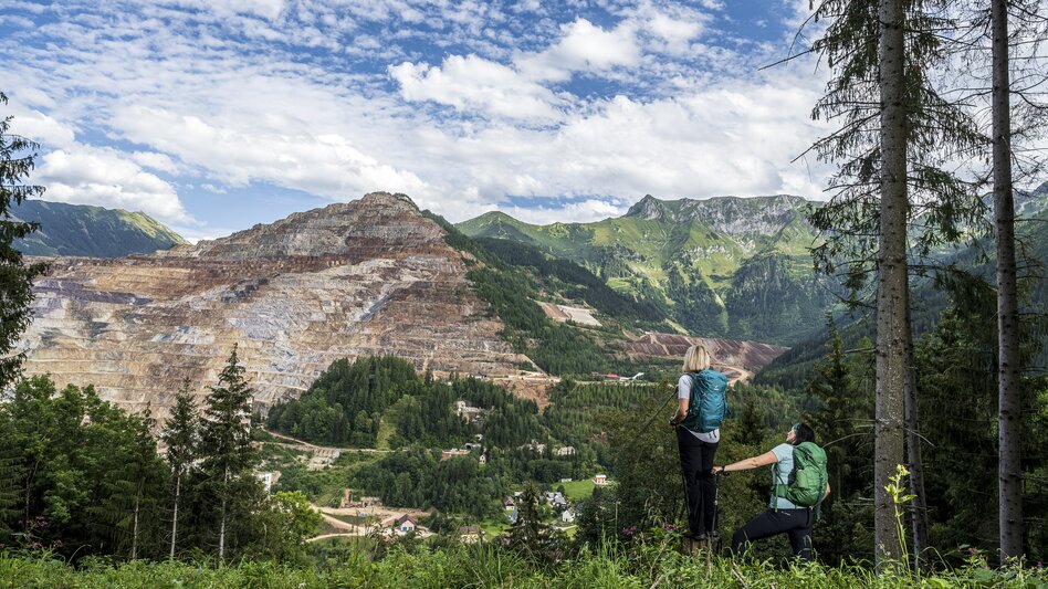 Schon als kleines Kind wurde mir die Sage vom Eisenerzer Wassermann von meinem Opa erzählt und ich war von Anfang an begeistert. Zugleich ist der Erzberg ein Ort voller Geschichte, und Spannung, an dem man vieles erleben kann. - Markus Leitner | © STG | pixelmaker.at