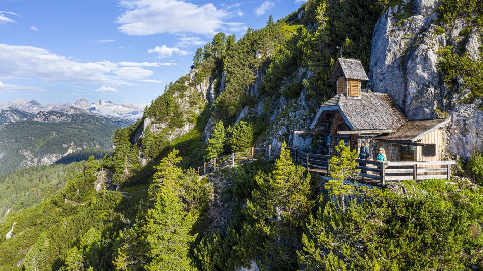 Friedenskircherl am Stoderzinken: Frei nach Peter Rosegger beim Besuch des Friedenskircherls „Was soll ich schreiben in diesen Bergen voll Sonnenschein? Ich kann nur in Andacht schweigen und selig sein!“  - Günther Steininger | © STG | pixelmaker.at